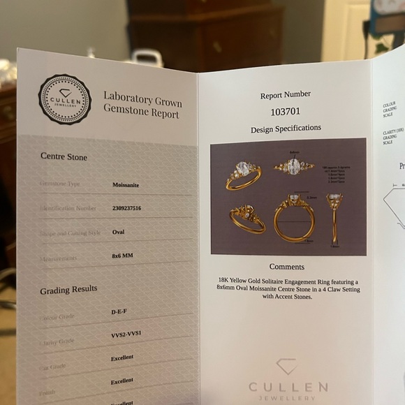 Engagement ring - Picture 7 of 13